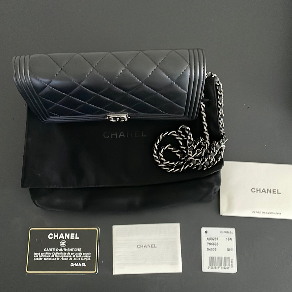 Chanel BOY WOC - Picture 3 of 12